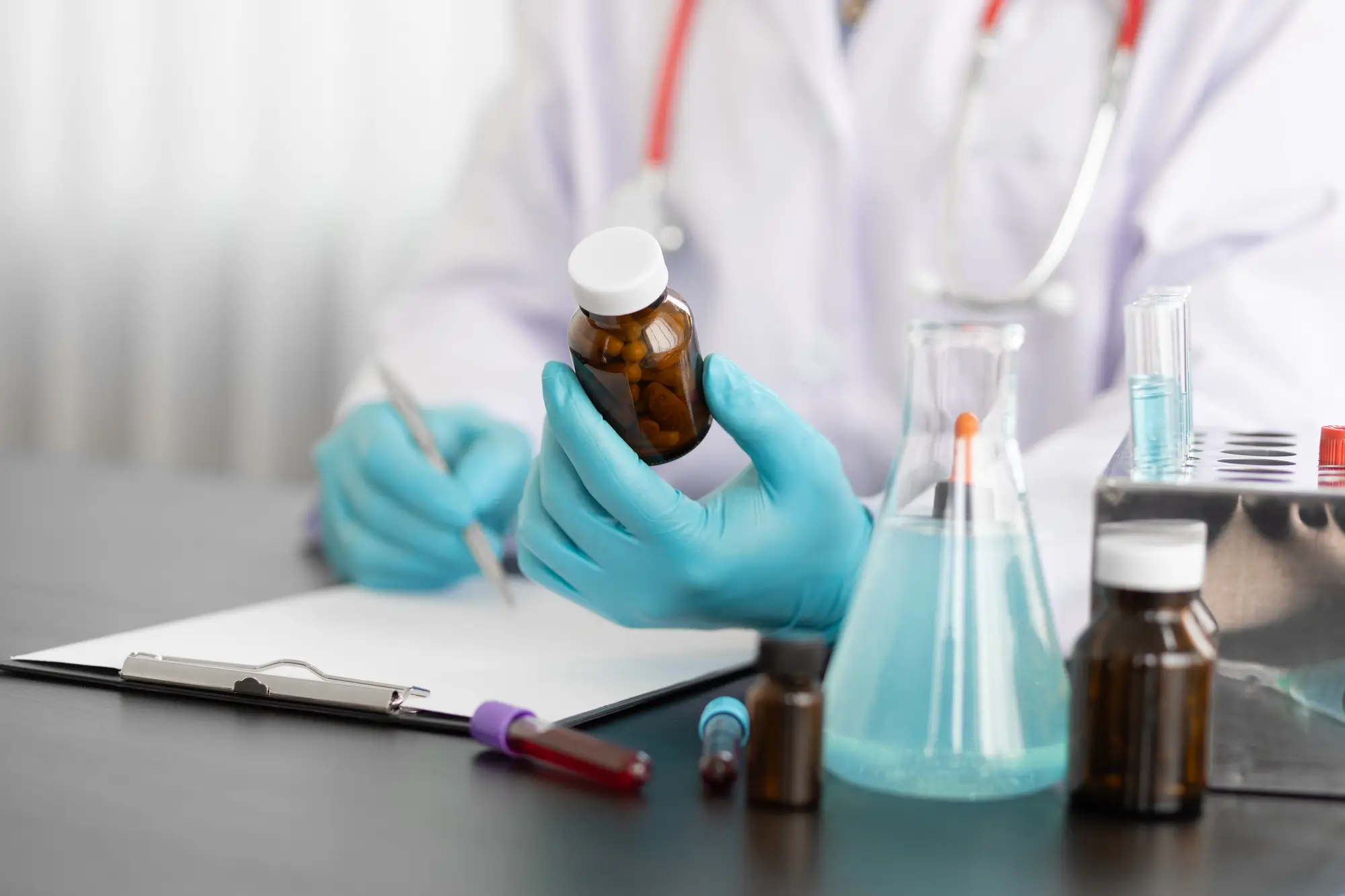 법무법인 대륜이 설명하는 약사법위반 행위 태양